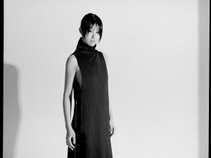 NTK Vy Nguyễn tạo sức hút lạ với áo dài Avant-Garde tại Mỹ