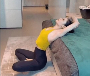 3 đông tác yoga giúp cải thiện vóc dáng, cơ bụng săn chắc