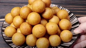 Thực đơn hàng ngày: Khoai lang bong bóng chiên giòn 