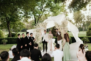 Khách mời trầm trồ trong tiệc cưới của Tiktoker Lộc Diêm và chuyên gia trang điểm Vân Tiny 