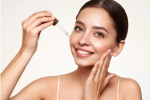 Quy trình bôi serum đúng cách để cải thiện khuyết điểm của làn da
