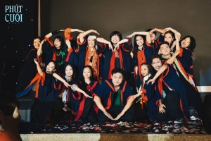 Xúc động trước khoảnh khắc chia tay khóa 40 trường Báo tại “Phút cuối 2024”