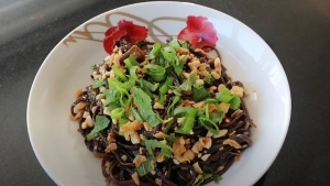 Thực đơn hàng ngày: Gỏi nấm mèo