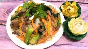 Thực đơn hàng ngày: Miến xào cật heo