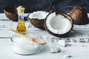 Bật mí cách dùng dầu dừa đúng chuẩn để chăm sóc da 