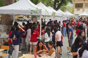 Giờ phe - Hội chợ tái chế đầy màu sắc