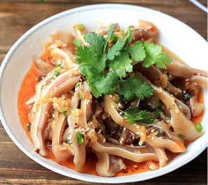 Thực đơn hàng ngày: Tai heo trộn cay