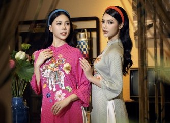 2 nàng hậu đọ sắc với áo dài của NTK Võ Việt Chung