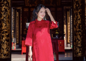 MC Thanh Trúc chọn những bộ áo dài cách tân đón tuổi mới