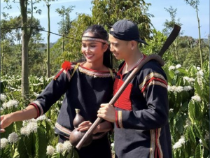 Hoa hậu H'Hen Niê chính thức công khai bạn trai