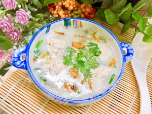 Thực đơn hàng ngày: Cháo mọc nấm bào ngư