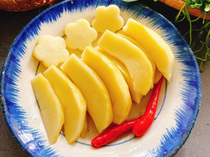 Thực đơn hàng ngày: Su su ngâm chua ngọt