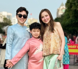 Hoa hậu Diễm Hương cùng gia đình du xuân