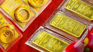 Giá vàng ngày 8/2/2025: Treo cao, vàng SJC và nhẫn trơn nguy cơ lao dốc