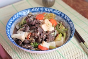 Thực đơn hàng ngày: Thịt bò sốt đậu phụ non