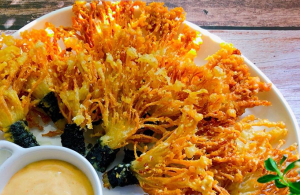 Thực đơn hàng ngày: Nấm kim châm cuộn rong biển chiên giòn