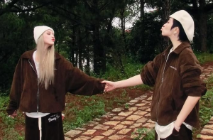 Gil Lê và Xoài Non cùng gu thời trang đồng điệu