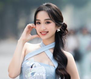 Hoa hậu Dương Trà Giang với nhan sắc trong trẻo, vẻ ngoài nhẹ nhàng