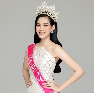 Hoa hậu Đỗ Thị Hà dừng hợp đồng với Công ty Sen Vàng