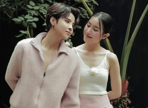 Vũ Cát Tường và Thu Trang thường diện trang phục đồng điệu