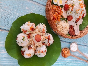 Thực đơn hàng ngày: Xôi nếp lạp xưởng tôm khô