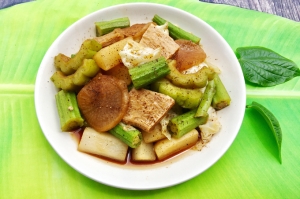 Thực đơn hàng ngày: Rau củ kho sườn chay 