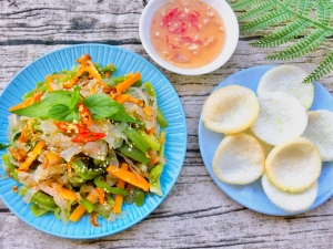 Thực đơn hàng ngày: Gỏi sứa rau tiến vua