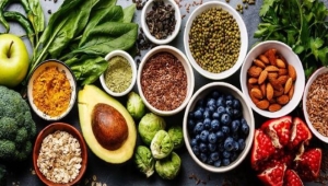 Ăn gì cho đẹp da, khắc phục da sần sùi do vảy nến?