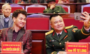 Hai nghệ sĩ Tự Long, Xuân Bắc gắn bó nhờ chung tình yêu nghề