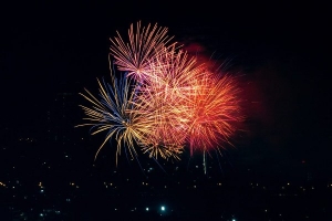 Lịch bắn pháo hoa dịp lễ 30/4 tại Hà Nội và TPHCM