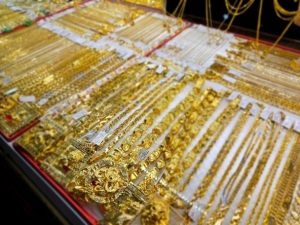 Giá vàng ngày 25/4/2025: Vàng 'nhảy múa', SJC và nhẫn tái chiếm đỉnh cao