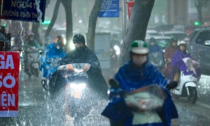 Dự báo thời tiết 28/4/2025: Miền Bắc mưa to do không khí lạnh, Nam Bộ nắng nóng