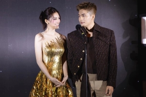 Trang phục đồng điệu của Hoa hậu Tiểu Vy và Trần Quốc Anh 