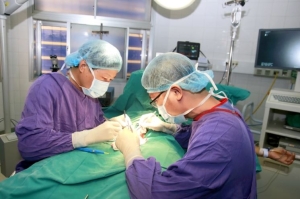 Rủi ro và biến chứng tiềm ẩn của thủ thuật cắt bao quy đầu?