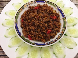 Thực đơn hàng ngày: Thịt chưng mắm tôm