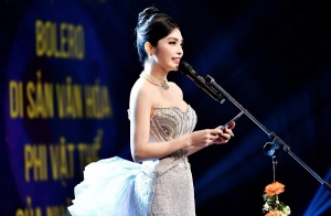 MC Kim Huyền Sâm thu hút mọi ánh nhìn 