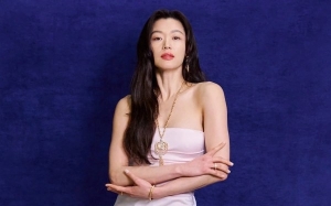 Jeon Ji Hyun diện các mẫu đồng hồ trang sức của Piaget