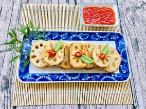 Thực đơn hàng ngày: Củ sen kẹp thịt chiên giòn