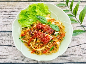 Thực đơn hàng ngày: Miến xào vịt quay