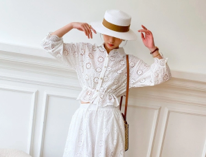 Gợi ý phối chân váy với áo mùa hè