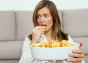 Điều cần tránh trong kỳ kinh nguyệt để giảm đau và thoải mái hơn