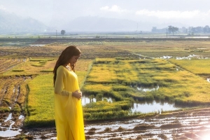 Hoa hậu H'Hen Niê công bố tin vui sắp làm mẹ