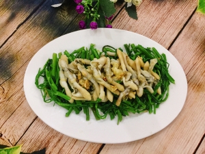 Thực đơn hàng ngày: Ốc móng tay xào rau muống
