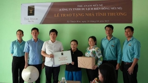 The Anam Mũi Né trao tặng nhà tình thương cho những gia đình có hoàn cảnh khó khăn