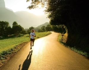 Bí quyết chạy bộ đúng cách giúp bạn trẻ hơn tuổi theo khoa học