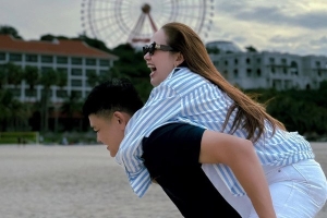 Minh Hằng hạnh phúc bên gia đình nhỏ