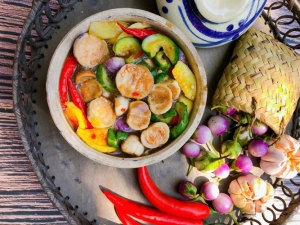 Thực đơn hàng ngày: Cà pháo ngâm mắm nêm