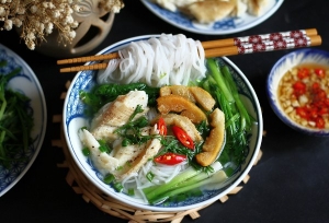 Thực đơn hàng ngày: Canh bún cá