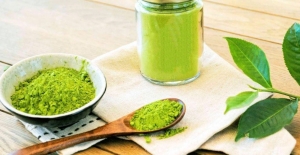 Tẩy da chết bằng bột trà xanh