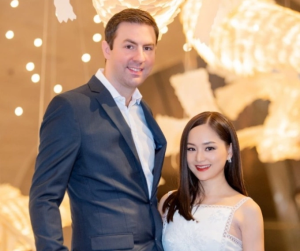 Diễn viên Lan Phương làm thủ tục đơn phương ly hôn chồng